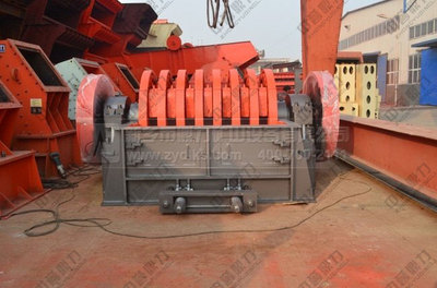 生產(chǎn)線維修人員更換破碎機(jī)錘頭應(yīng)該注意的一些問題?